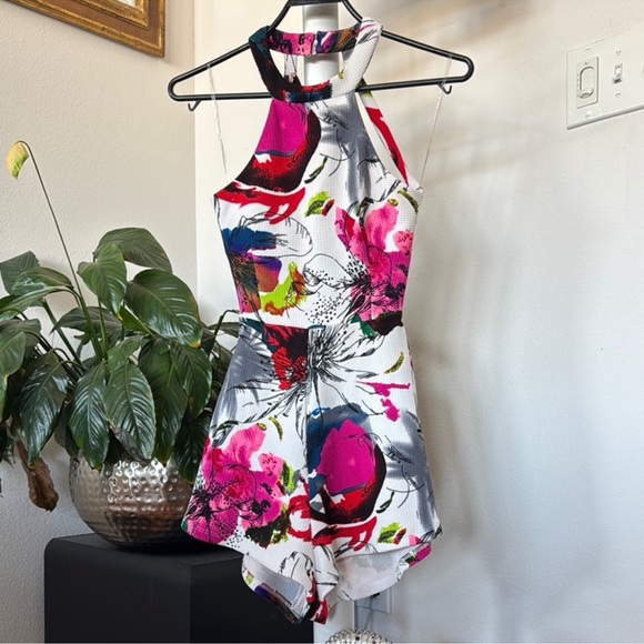 Floral Halter Open Back Romper/Jumper Sz S White Pink summer cruise vacation - Picture 1 of 9